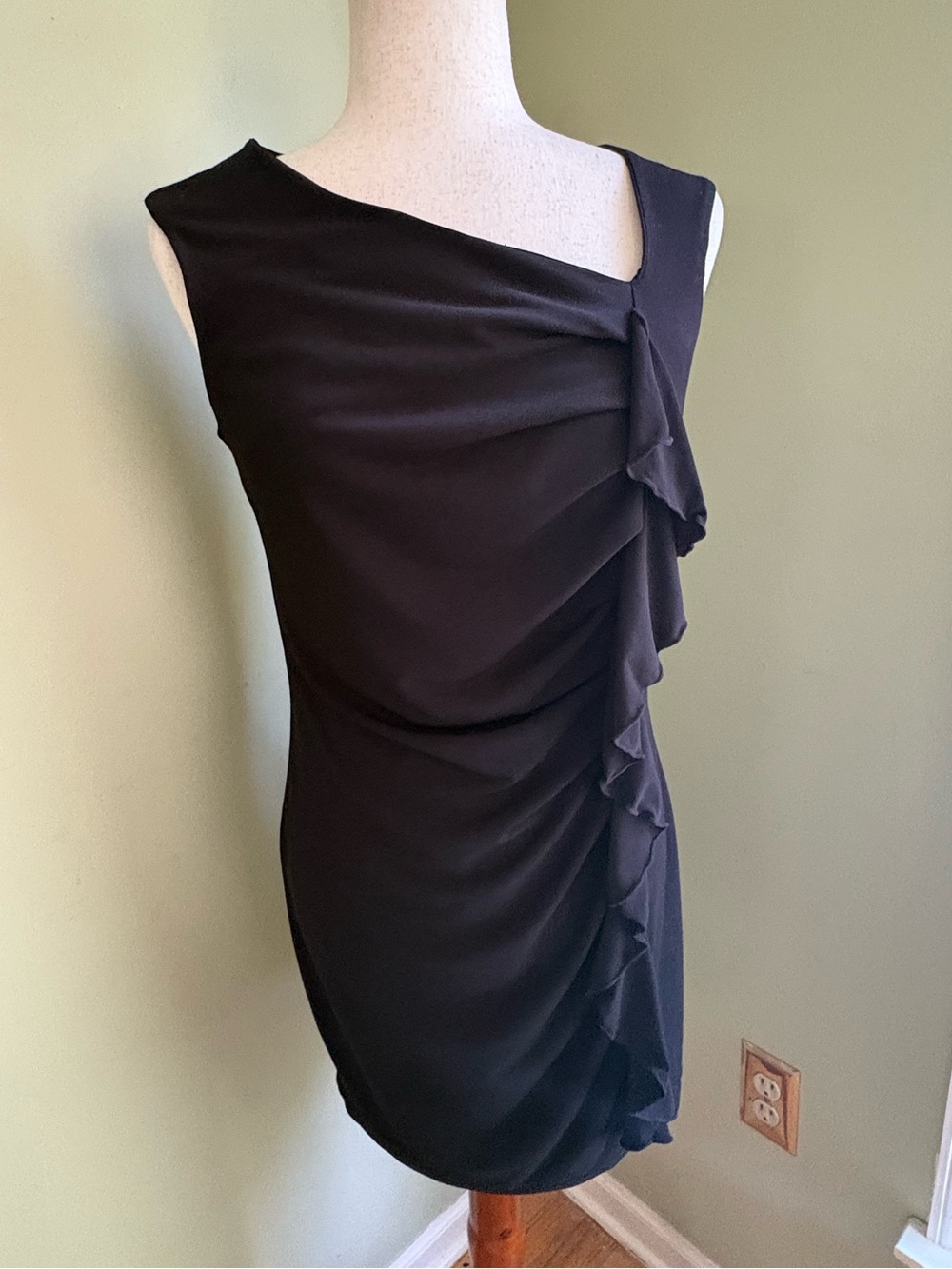Travel by Tribal black sleeveless dress w/ruching/ruffle. Black size S. Nice!